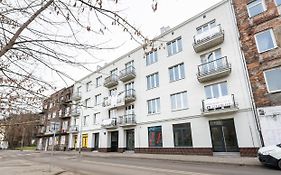 East Warsaw Modern Apartment